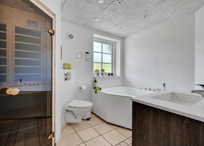 Дом отдыха Lovely In With Sauna Ulfborg